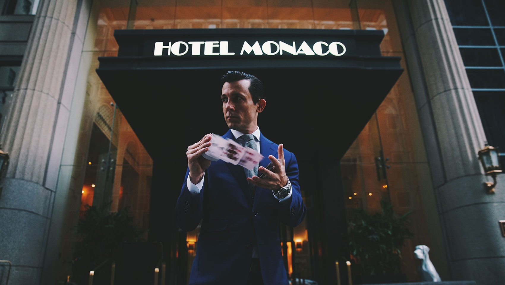 Lee Terbosic magician in front of Hotel Monaco